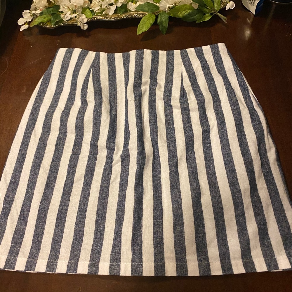 NWOT Button front Skirt - Picture 2 of 6